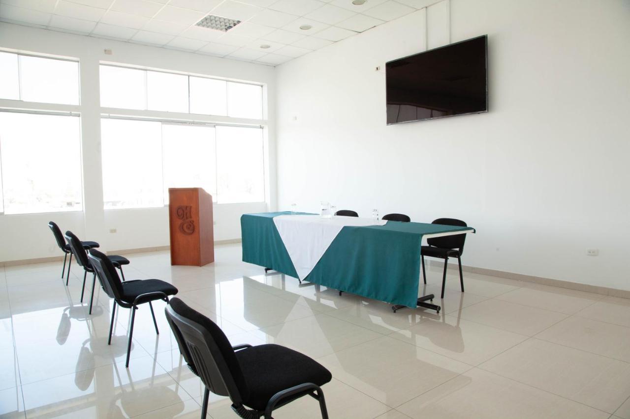 Holiday Suites Такна Екстериор снимка